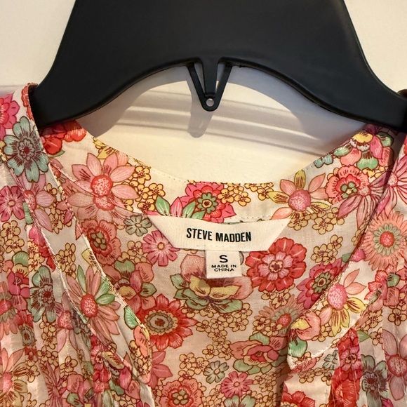 Steve Madden Pink and Green Floral Top - Picture 2 of 2